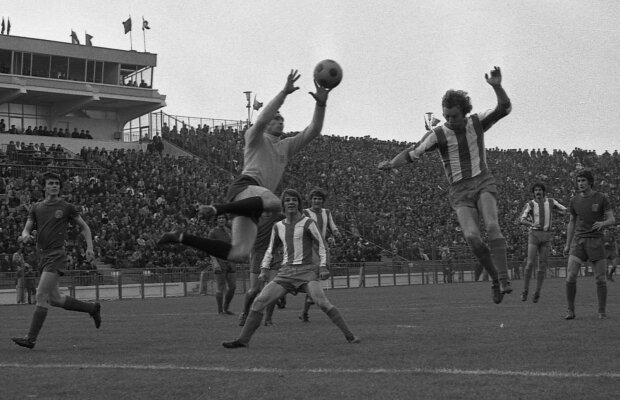 Ziua "Templului" » Arena din Ghencea a împlinit 40 de ani: primul meci găzduit a fost tot cu Braşovul