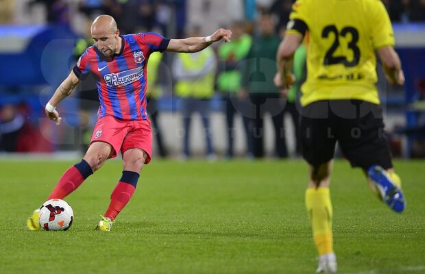 VIDEO+FOTO Cu o mînă pe titlu » Steaua a învins-o pe FC Braşov, 3-0, şi rămîne la 9 puncte de Astra