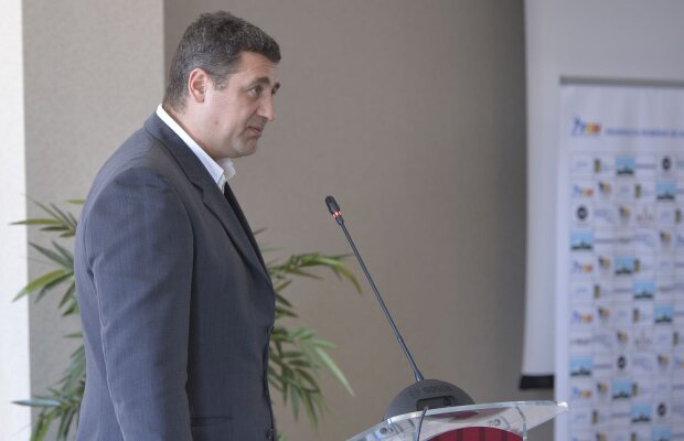 Scandal în handbal » Acuze dure la adresa lui Alexandru Dedu şi conducerea FRH: "Ăştia duc handbalul la pieire!"