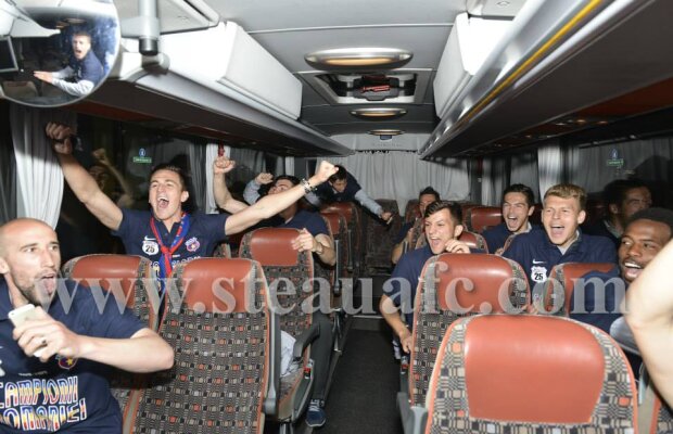 GALERIE FOTO Steliştii au petrecut pînă dimineaţă după ce-au cîştigat titlul 25 din istoria clubului