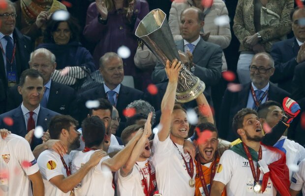 VIDEO + FOTO BenfiKO! Beto, eroul Sevillei! » "Blestemul lui Guttmann" o blochează iar pe Benfica. Trofeul e al Andaluziei