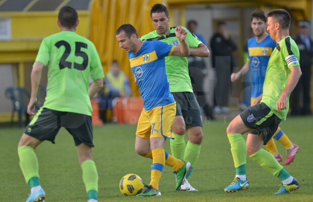 VIDEO Circ cu Ianis Zicu! » Vîrful adus în iarnă a evoluat lamentabil şi în ultimul meci al sezonului, 3-0 cu Corona