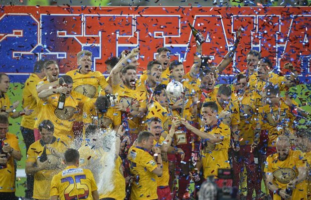 FOTO Petrecere de zile mari pe Naţional Arena » Steaua a sărbătorit cu stil titlul 25 alături de suporteri