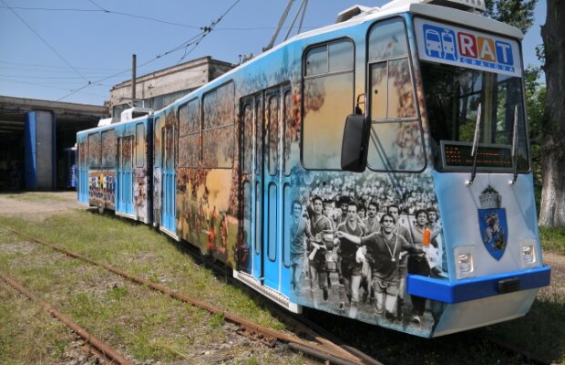 FOTO Tramvaiul ”Craiova Maxima” va fi pe şine la finalul 2014. Vehicul dedicat perioadei de aur a oltenilor
