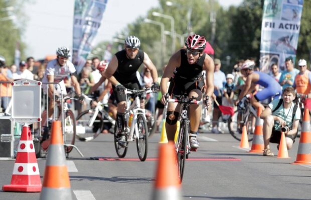 Familia de fier » Triatlonistul Daniel Cîrstoveanu, 20 ani, bifează trei concursuri Ironman în mai puţin de 3 luni: primul e ACUM, la St. Polten, Austria