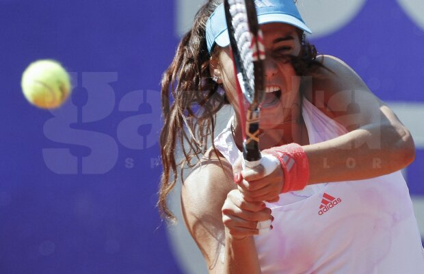 Victorie în trei seturi » După un început ezitant, Sorana Cîrstea a revenit şi s-a calificat în turul al II-lea