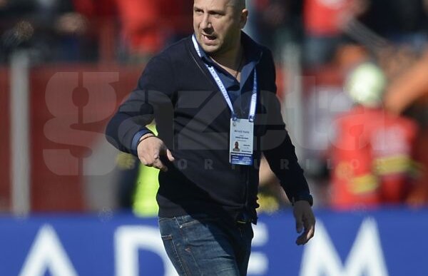 Vasile Miriuţă dă de pămînt cu Maah şi Gabionetta: "S-au născut la Paris şi se cred Platini sau Tigana" :D