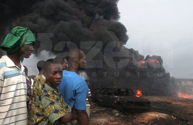 Kamikaze! » Peste 40 de oameni au murit la un meci de fotbal după un atac sinucigaş cu bombă