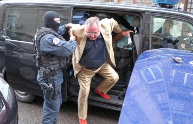 Tolontan despre Dan Adamescu şi ce rămîne în urma lui » Cînd Oţelul priveşte din public