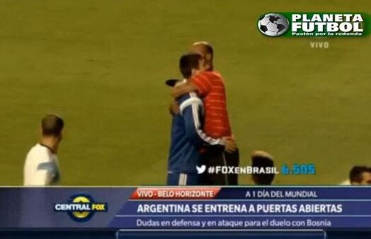 VIDEO Un suporter a intrat peste Lionel Messi la antrenament » Cum a reacţionat starul argentinian