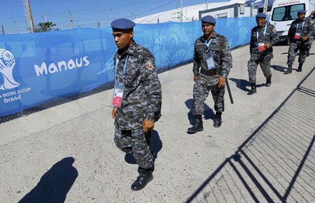 Panică la Manaus » Poliţia a ridicat o maşină suspectă din apropierea stadionului!