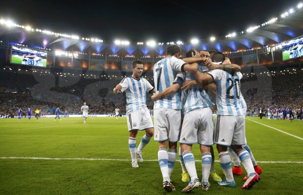 VIDEO & FOTO » Argentina - Bosnia 2-1 » Apostrofat şi apoi aclamat, Lionel Messi şi-a salvat echipa în meciul de debut al formaţiei albiceleste la Mondial