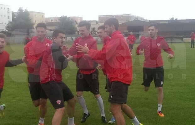 Dinamoviştii au trecut la rugby :D Cum s-au destins la antrenamentul de azi