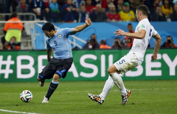 Gura, Roy Hodgson! » Luis Suarez i-a dat replică pe teren după ce selecţionerul Angliei afirmase că ”încă nu e un jucător mare”