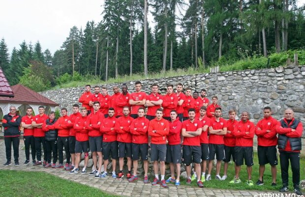 FOTO "Cîinii" 2014 » Poză specială făcută de dinamovişti în cantonamentul de la Săcele: "Tragem tare să dominăm adversarii"