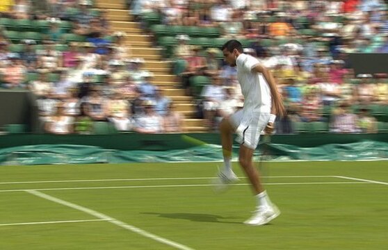 Victor Hănescu a fost eliminat de Tomas Berdych în primul tur la Wimbledon! Românul s-a consolat însă cu cel mai frumos punct al meciului