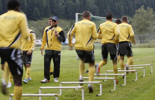 Unul dintre cei mai importanţi antrenori români de după '90 a decis să se retragă: "Am lăsat ceva în urmă"