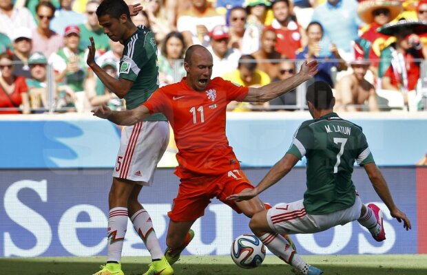 Plăteşte pentru sinceritate? » Arjen Robben şi-a cerut scuze pentru o simulare în meciul cu Mexic şi acum poate fi suspendat