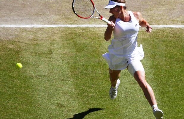 S-a oprit în semifinale la Wimbledon » Accidentată, Simona Halep a luptat eroic, dar a pierdut cu Eugenie Bouchard
