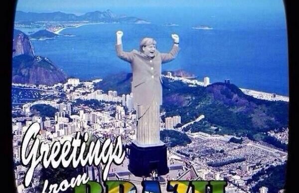 Angela Merkel pe Corcovado » Umiliţi pe teren, brazilienii sînt luaţi peste picior şi pe net :)