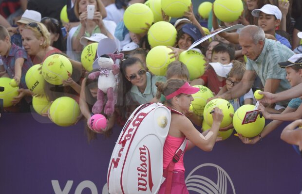FOTO Finala a 13-a pe 13! » Simona Halep s-a impus în semifinala românească de la Bucureşti. Azi joacă pentru trofeu cu Roberta Vinci