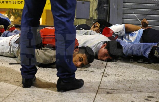 VIDEO+FOTO Violenţe ca în filme pe străzile din Buenos Aires! » Zeci de fani argentinieni s-au bătut cu forţele de ordine după eşecul cu Germania