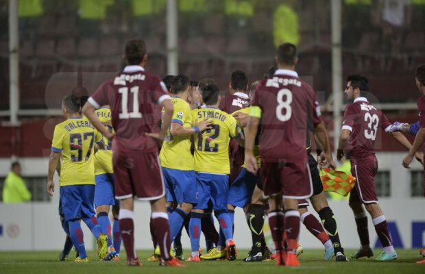 FOTO Din nou scandal în Giuleşti! » Ca la război: Paul Pîrvulescu a sărit să-l bată pe Alexandru Coman!