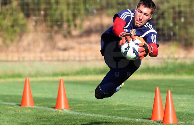 Duelul Costel Pantilimon - Vito Mannone, subiect de discuţie şi în vestiarul lui Sunderland: ”Va fi o mare bătălie”