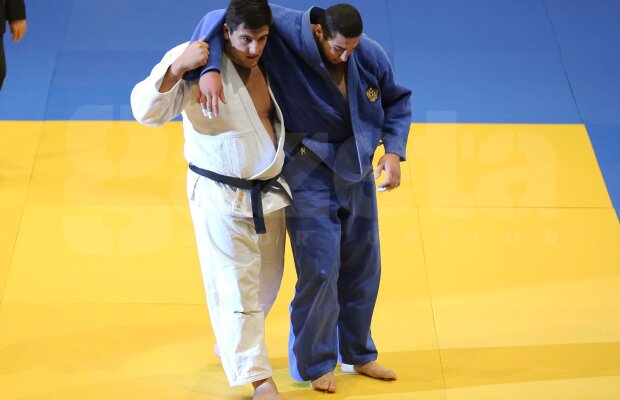 Adevăratul armistiţiu » Moment exemplar petrecut la Europenele de judo juniori: un sportiv ucrainian şi-a ajutat adversarul rus
