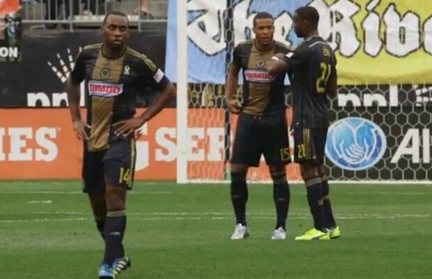 VIDEO Momente inedite pe un teren de fotbal! Un fotbalist a purtat un microfon în timpul unui meci