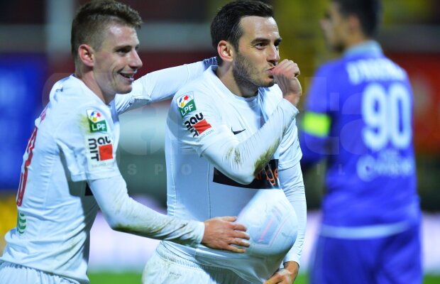 VIDEO+FOTO Prea buni şi în zece » Dinamo s-a distrat în Giuleşti, 3-0 cu Rapid, deşi a jucat aproape tot meciul în inferioritate
