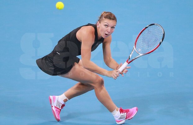 O victorie necesară » Simona Halep şi-a făcut debutul cu dreptul la Beijing: victorie lejeră cu Barbora Zahlavova-Strycova