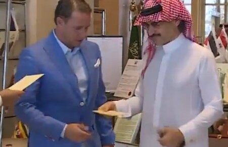 Primă de încurajare :) » Şeicii i-au dat bani lui Reghecampf înaintea returului din Liga Campionilor Asiei