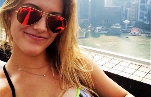 Ipostaze diferite pentru jucătoarele de tenis care au ajuns la Singapore » Maria Şarapova în sală, Eugenie Bouchard la plajă