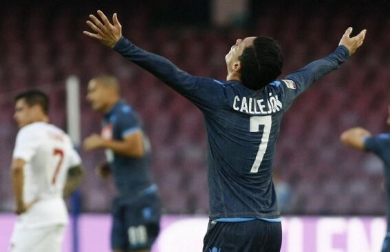 VIDEO Uluitor! Un fotbalist din Liga 1 i-a suflat lui Callejon trofeul pentru ratarea anului!