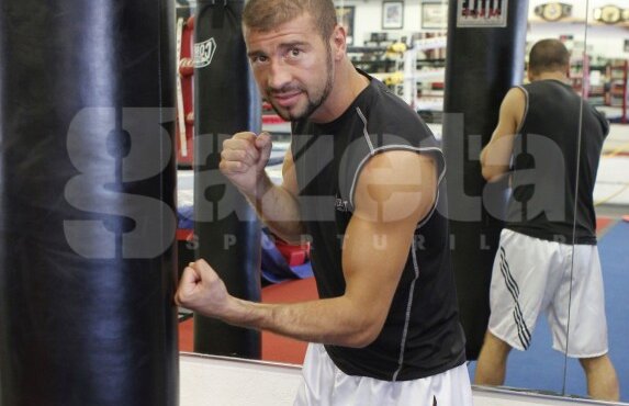 Lucian Bute se antrenează cu cel care-l pregăteşte şi pe Manny Pacquiao » Ce spune Leonard Doroftei despre decizia românului