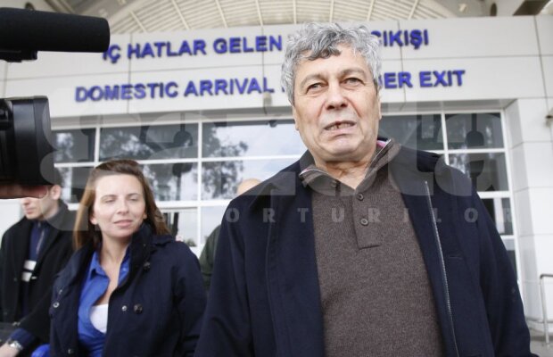 Mircea Lucescu i-a vizitat pe jucători în cantonamentul echipei naţionale şi a discutat şi cu Anghel Iordănescu » Ce le-a transmis