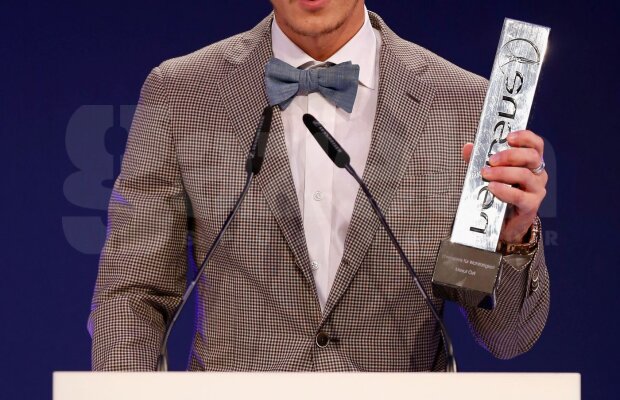 A salvat 23 de vieţi! » Mesut Ozil şi-a donat prima pentru titlul mondial şi a primit un premiu Laureus