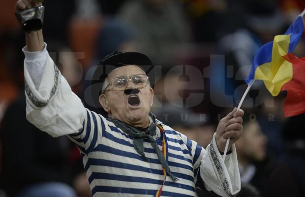 GALERIE FOTO El e cel mai tare fan al României! Ce costumaţii a avut pregătite pentru meciul cu Irlanda de Nord