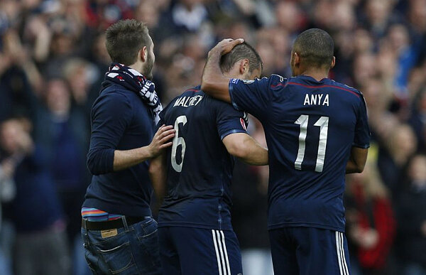 Poţi să crezi aşa ceva? » Povestea impresionantă a fotbalistului cu mamă româncă şi care va evolua în Scoţia - Anglia