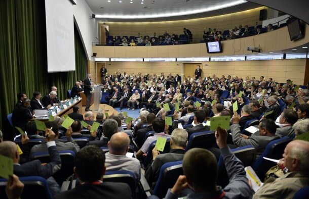 Decizie importantă luată de Răzvan Burleanu: "A rămas să ia legătura cu o firmă de avocatură" » Meciurile din Liga 1 şi 2 nu vor mai fi pe listele caselor de pariuri