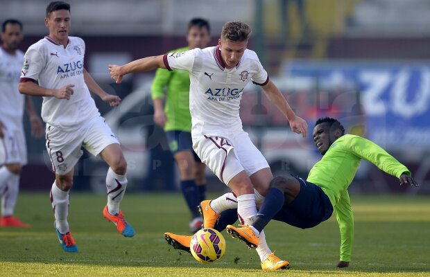 Dinu Gheorghe taie în carne vie! Rapid a reziliat azi contractele a 4 jucători, printre care se regăseau 2 titulari