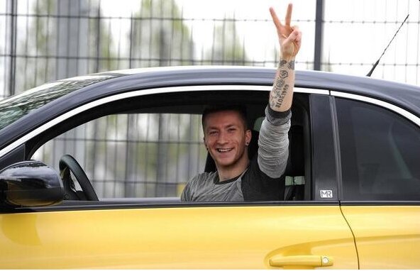 Amendă record pentru Marco Reus! Starul Borussiei a fost prins conducînd fără carnet