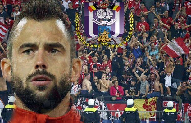 VIDEO şi FOTO Trădarea i-a înnebunit: "Roşu sau mort" » Banner scandalos, de o cruzime rară, la derby-ul Standard - Anderlecht