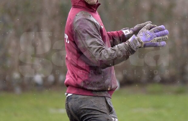 Galerie foto de senzaţie cu jucătorii Rapidului » Giuleştenii pregătesc returul prin antrenamente în noroi