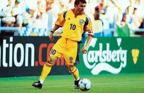 10 lucruri pe care puţini le ştiu despre Gică Hagi » Ce obişnuia să facă înainte să intre pe teren, ce facultate a absolvit şi care e cadoul de care încă îşi aduce aminte