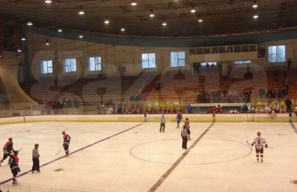 Deşteaptă-te, bulgare! Şi fă-ne patinoare! » Opinie Maria Andrieş: "În timp ce pe patinoarul din Galaţi se joacă tenis, pe patinoarul de la Sofia se desfăşoară Cupa României"