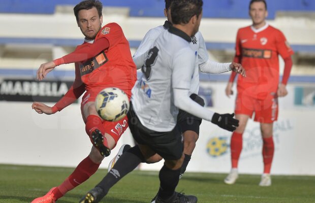 Echipa contrastelor » Mihai Teja nu găseşte deloc cuplul de stoperi care să ofere siguranţă