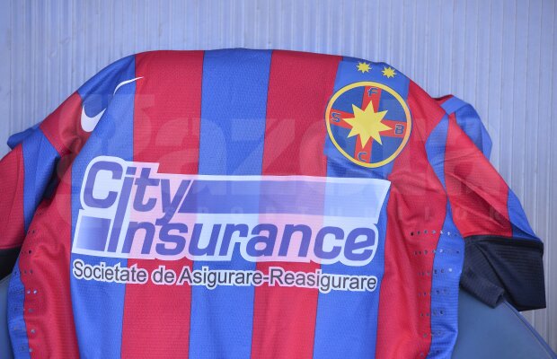 FOTO Noua faţă a Stelei din 2015 » Roş-albaştrii şi-au rebrănduit şi autocarul cu noua siglă