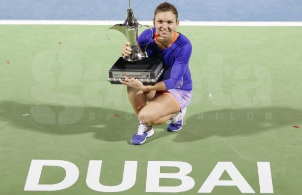 FOTO Campioana elogiată peste tot » Mesaj special pentru Simona Halep pe Crucea din Caraiman